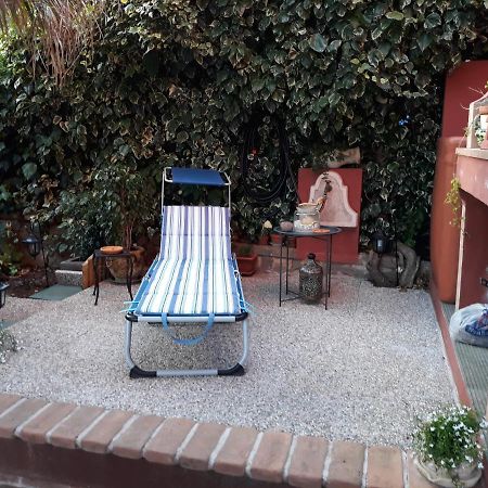 Camera Per Breve Periodi Iglesias Luaran gambar